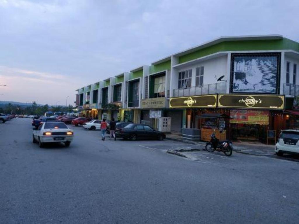 Hotel Zamburger Enstek Sepang Eksteriør bilde