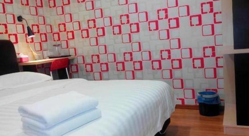 Hotel Zamburger Enstek Sepang Eksteriør bilde